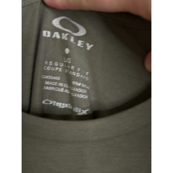 OAKLEY OUTDOOR NATURE SPORTS CASUAL EVERYDAY CREWNECK T-SHIRT SIZE LARGE - Picture 3 of 3